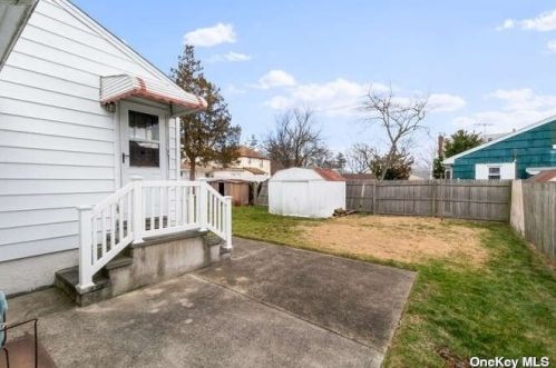 59 Hill Ave, Floral Park NY  11003-2417 exterior