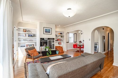232 Euclid Ave, Long Beach CA  90815-2518 exterior