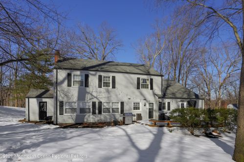 184 Pelican Rd, Middletown, NJ 07748-3042