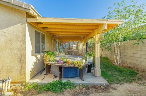 45541 Robinson Dr, Lancaster CA  93535-2263 exterior