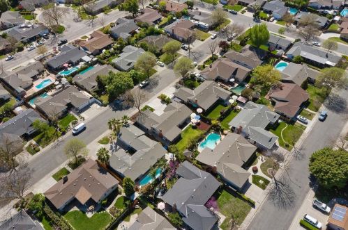 613 Mayflower St, Modesto CA  95356-1411 exterior