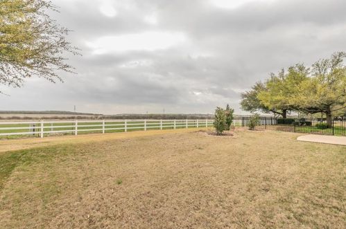 9301 Perimeter St, Denton TX  76207-6667 exterior