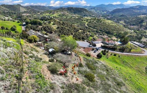 30419 Canyon Estates Rd, Vista CA  92084-1043 exterior