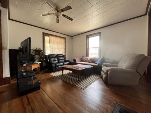 701 Jackson St, Oshkosh, WI 54901-4320