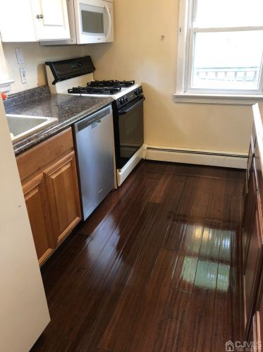 377 William St, Piscataway NJ 08854-6057 exterior