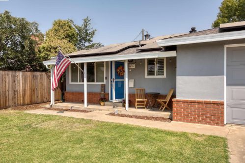 1212 Walnut St, Valley Home CA  95361-2827 exterior