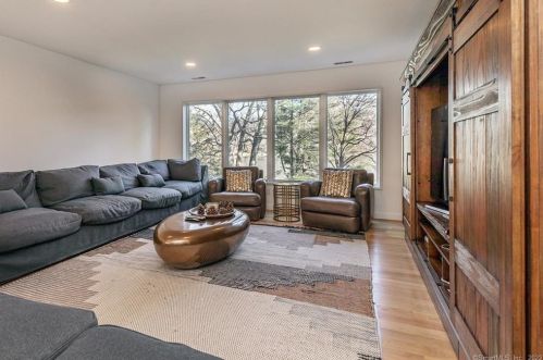 29 Ledgewood Dr, Sherman CT  06784-2040 exterior