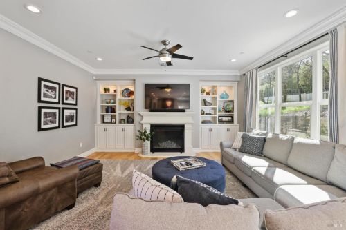 2054 Zinfandel Ct, Vacaville CA  95688-2829 exterior