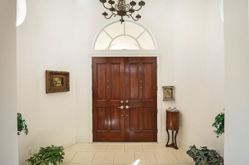 2557 Seminole Cir, West Palm Beach, FL 33409-7460