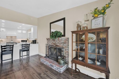 1000 Woodridge Dr, Vacaville CA  95687-6440 exterior