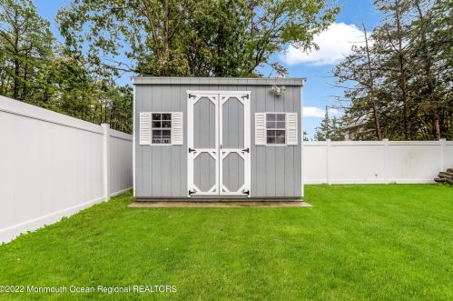 13 Pelican Dr, Berkeley Township NJ 08721-1654 exterior