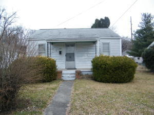 810 Indiana St, Salem VA  24153-5160 exterior