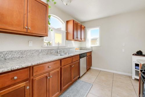 564 St, Chula Vista CA  91910-2377 exterior