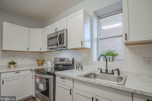 542 12th St, Wilmington DE  19801-4004 exterior