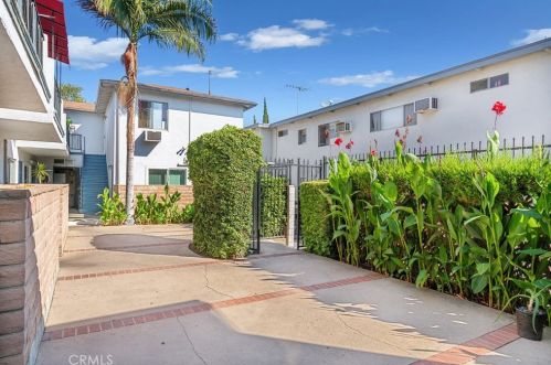 12635 Vanowen St, North Hollywood, CA 91605-5326