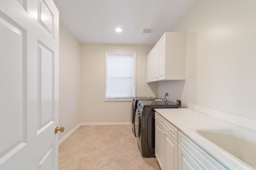 33260 Embassy Ave, Temecula CA  92592-1362 exterior