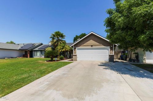 8812 Andrieu Ct, Bakersfield CA 93311-1283 exterior