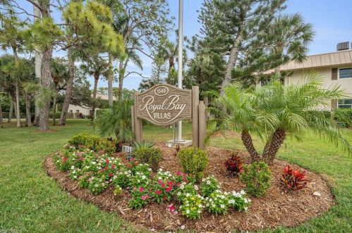 1549 Sandpiper St, Naples FL  34102-1593 exterior
