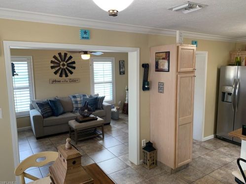 110 Leawood Cir, Naples FL  34104-4132 exterior