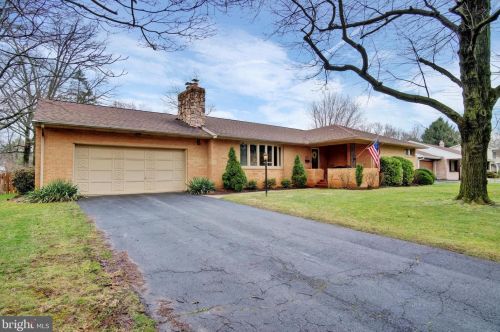 623 Glendale St, Carlisle, PA 17013-3523