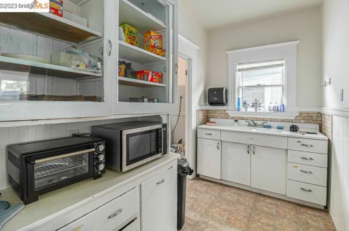 2311 Harrison St, Oakland, CA 94612-3712