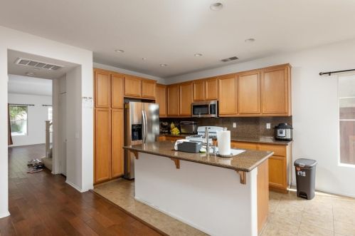 1668 Gilliam Ct, Riverside, CA 92501-4326