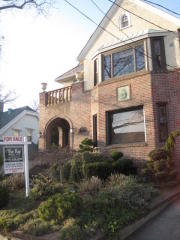 111 86th St, Brooklyn, NY 11209-4913