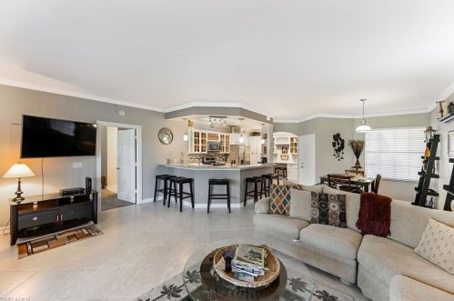 8125 Celeste Dr, Naples, FL 34113-1634