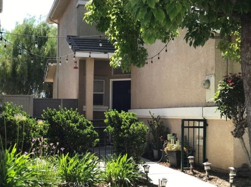 30422 Daisy Ct, Santa Clarita CA  91384-3779 exterior