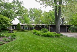 2152 Hickory Ln, Oshkosh, WI 54901-2516