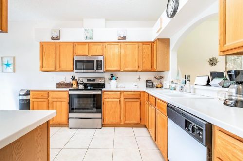 3490 Tealwood Cir, Palm Harbor, FL 34685-3147
