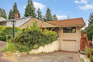 2547 83rd St, Seattle, WA 98117-4455