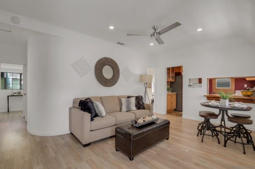 1230 Monroe Ave, San Diego, CA 92116-1043