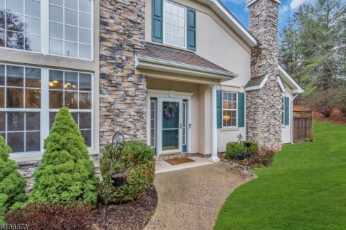 30 Ebersohl Cir, White House Station, NJ 08889-4034