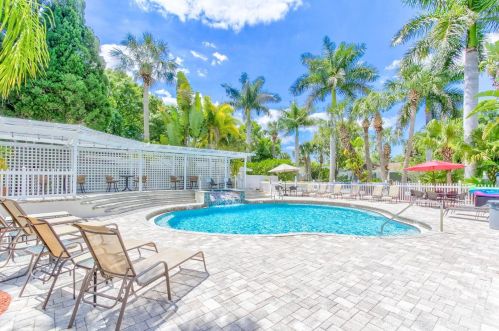 1800 Kofresi Ct, Ruskin, FL 33570-2924