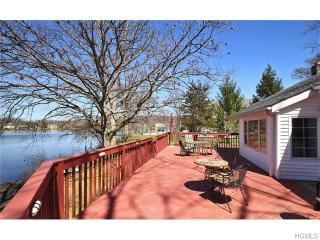 19 Old Lake Rd, Congers, NY 10920-2425