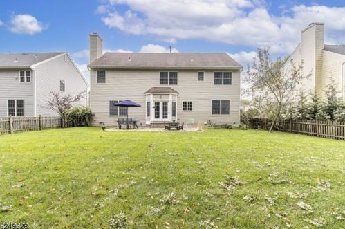 11 Autumn Dr, Scotch Plains NJ  07076-2431 exterior