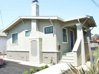 878 57th St, Oakland, CA 94608-2833