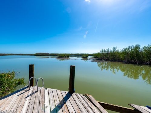 5721 Sanibel Captiva Rd, Sanibel FL  33957-2309 exterior