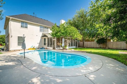 410 Keenland Dr, Georgetown TX  78626-6301 exterior