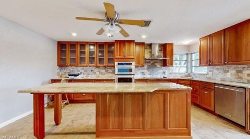 5420 Windward Way, New Port Richey, FL 34652-3085