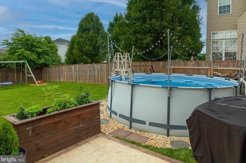 264 Burberry Ln, Charles Town WV  25414-5621 exterior