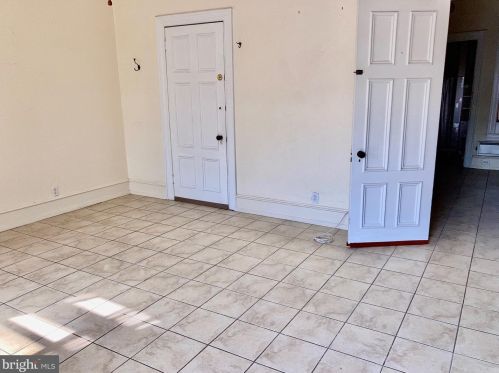 1122 Broad St, Philadelphia, PA 19146-5099