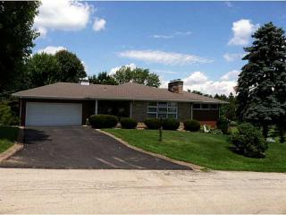 30 Fritchman Dr, Jeannette, PA 15644-1113