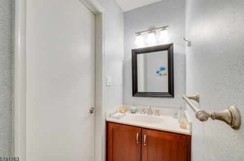166 Gettysburg Way, Lincoln Park NJ  07035-1821 exterior