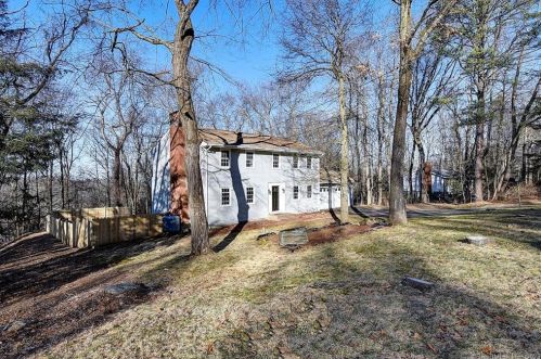 50 Bette Dr, Manchester CT  06040-6814 exterior