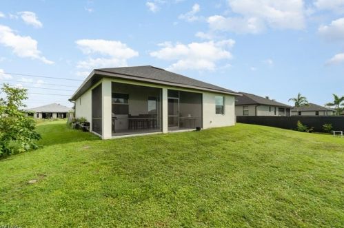 5029 Bristo St, Lehigh Acres FL 33971-6576 exterior