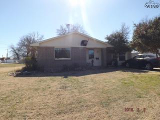713 Spring St, Henrietta, TX 76365-2930