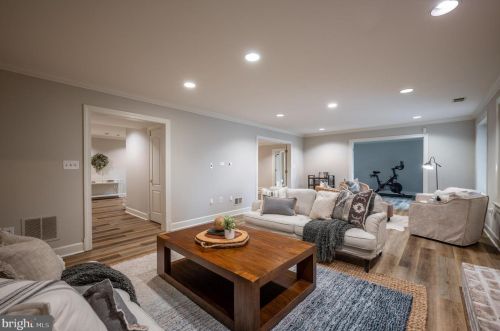 281 Golden Woods Ct, Great Falls VA  22066-4152 exterior