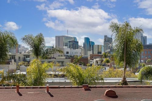 979 Laurel St, San Diego CA 92105-4736 exterior